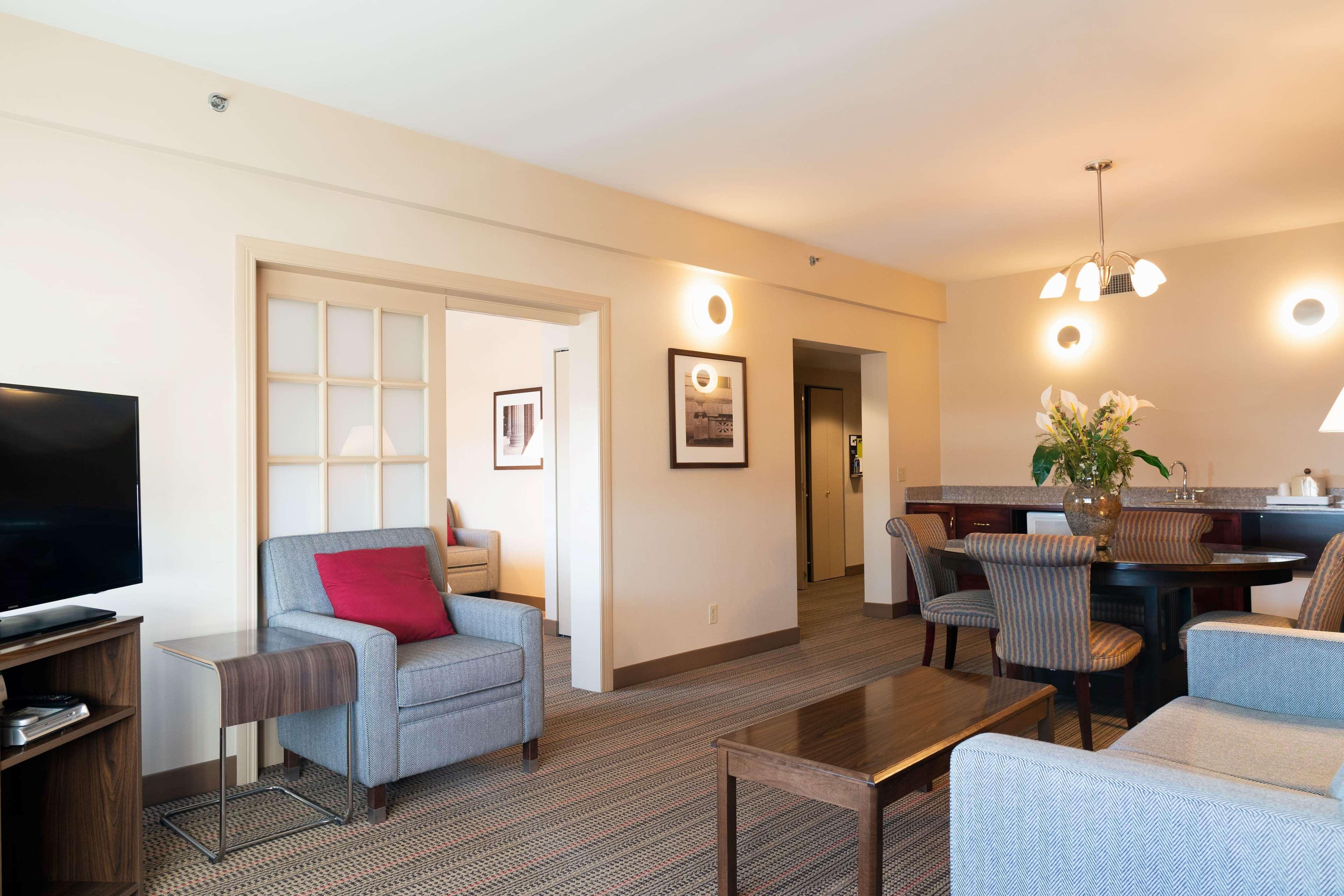 Lakeview Signature, Trademark Collection By Wyndham Winnipeg Exterior photo